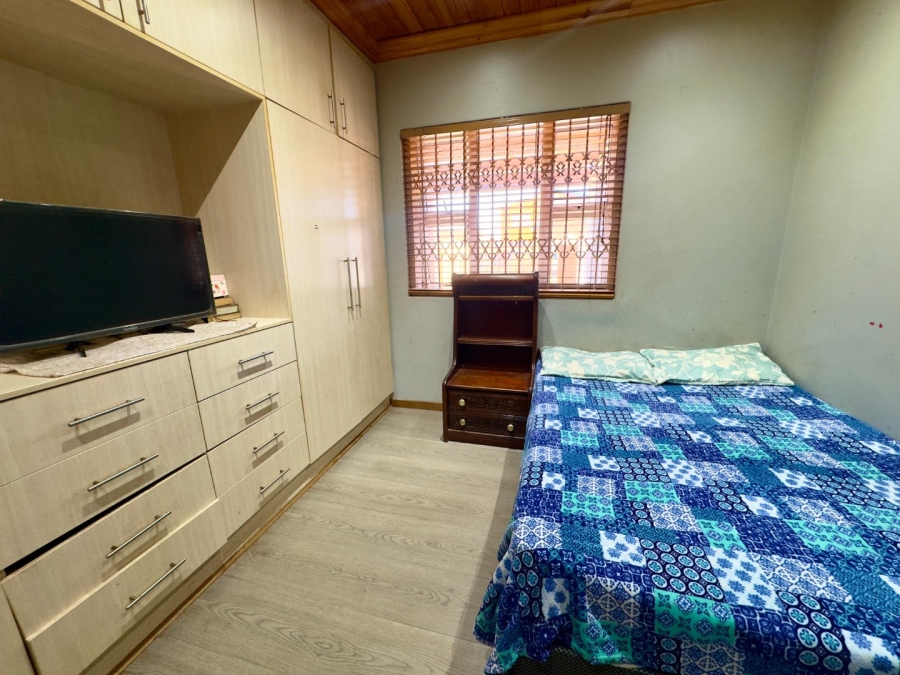 6 Bedroom Property for Sale in Steenberg Western Cape